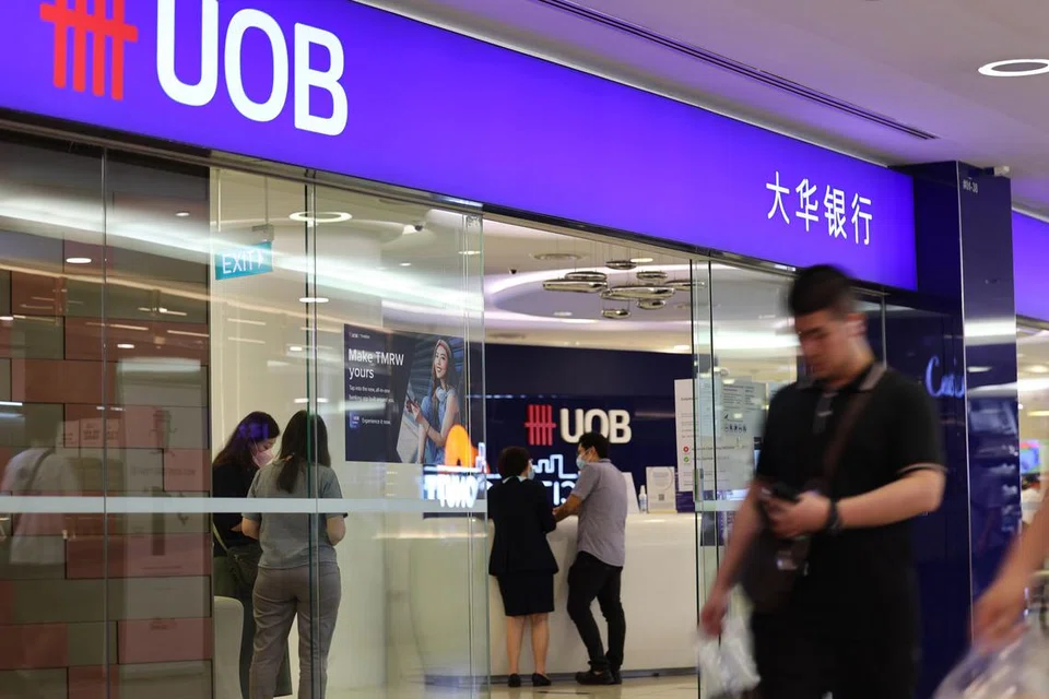 Singapura, Singapore, UOB, profit, untung, bank