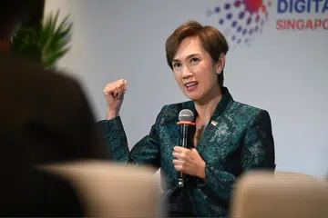 Dalam catatan di Facebook, Menteri Perhubungan dan Penerangan, Cik Josephine Teo berkata terdapat cara melahirkan pandangan mengenai konflik Israel-Hamas, yang tidak melanggar undang-undang negara atau sebabkan perbalahan dalam masyarakat.