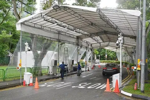 Sebuah khemah keselamatan telah didirikan di sepanjang Anderson Road sempena Dialog Shangri-La IISS ke-20 pada 2023. 