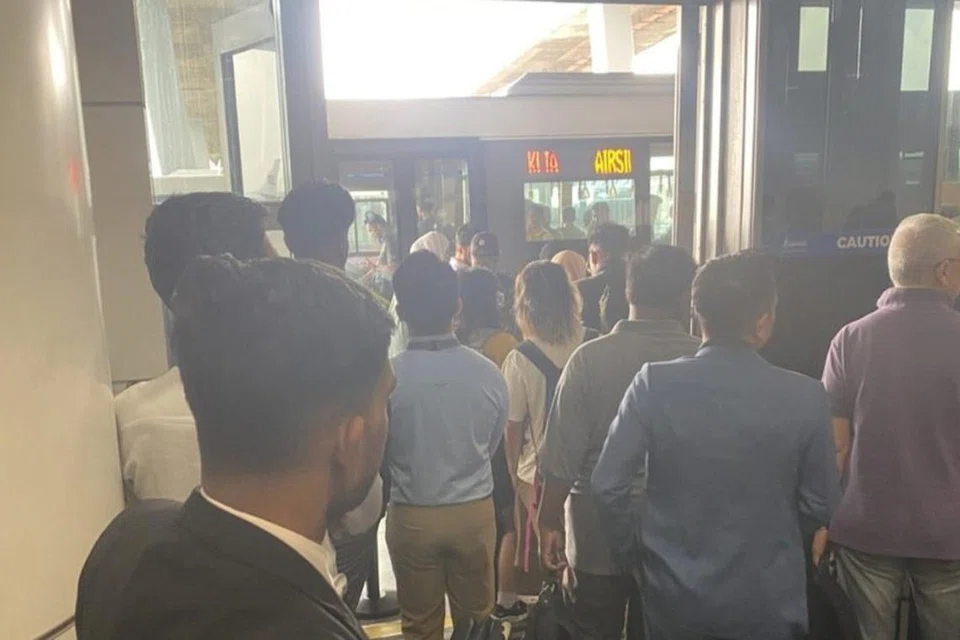 Penumpang tidak dapat menggunakan perkhidmatan aerotrain di Lapangan Terbang Antarabangsa Kuala Lumpur pada 4 Ogos, berikutan masalah teknikal.