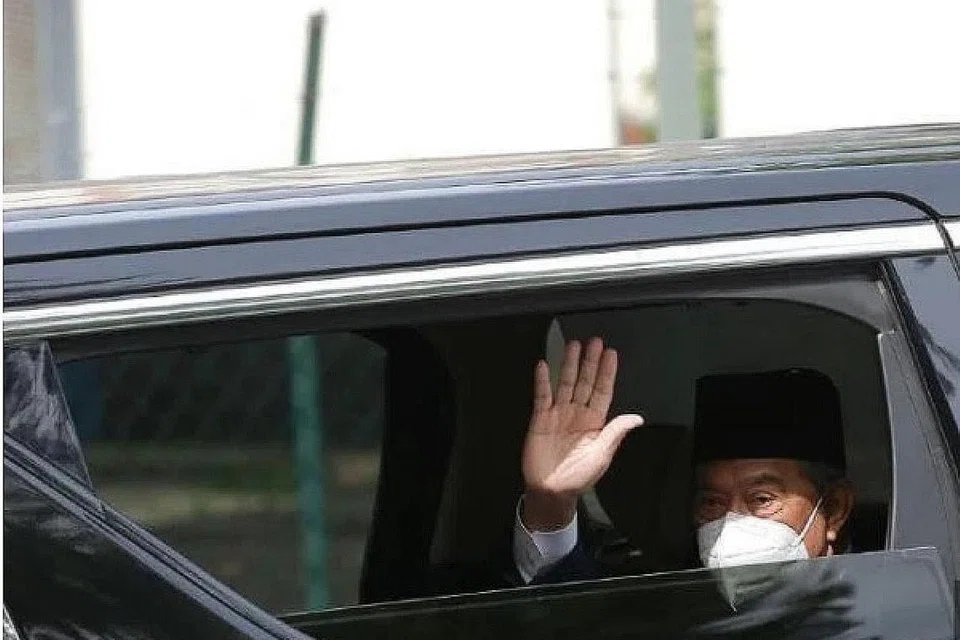 MENGHADAP AGONG: Kenderaan membawa Perdana Menteri, Tan Sri Muhyiddin Yassin meninggalkan kediaman beliau di Bukit Damansara menuju ke Istana Negara. - Foto NSTP
