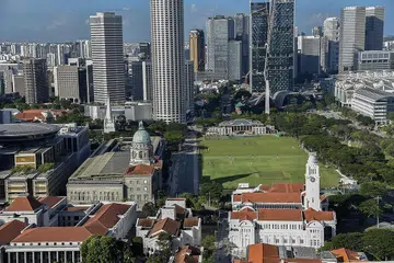 TAPAK BERSEJARAH: Padang telah menjadi tempat bagi ruang kegiatan sosial dan masyarakat dan pelbagai acara penting. Ini termasuk perarakan kemenangan meraikan penyerahan rasmi Jepun di Singapura pada 12 September 1945. - Foto BH oleh DESMOND WEE