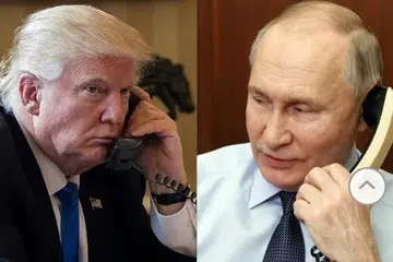 Presiden Amerika Syarikat, Encik Donald Trump (kiri), berbincang lebih satu setengah jam menerusi telefon dengan rakan sejawatannya dari Russia, Encik Vladimir Putin, pada 18 Mac.