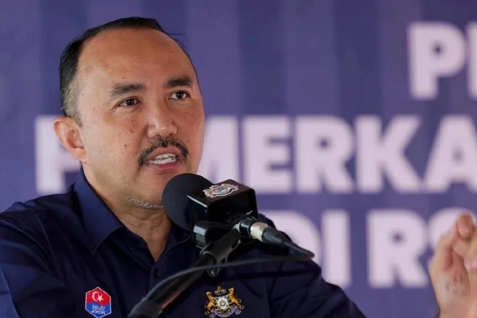 Pengerusi Jawatankuasa Perumahan dan Kerajaan Tempatan Johor, Datuk Mohd Jafni Md Shukor, berkata beliau amat kecewa dengan perkhidmatan pengendali air negeri itu, Ranhill SAJ.