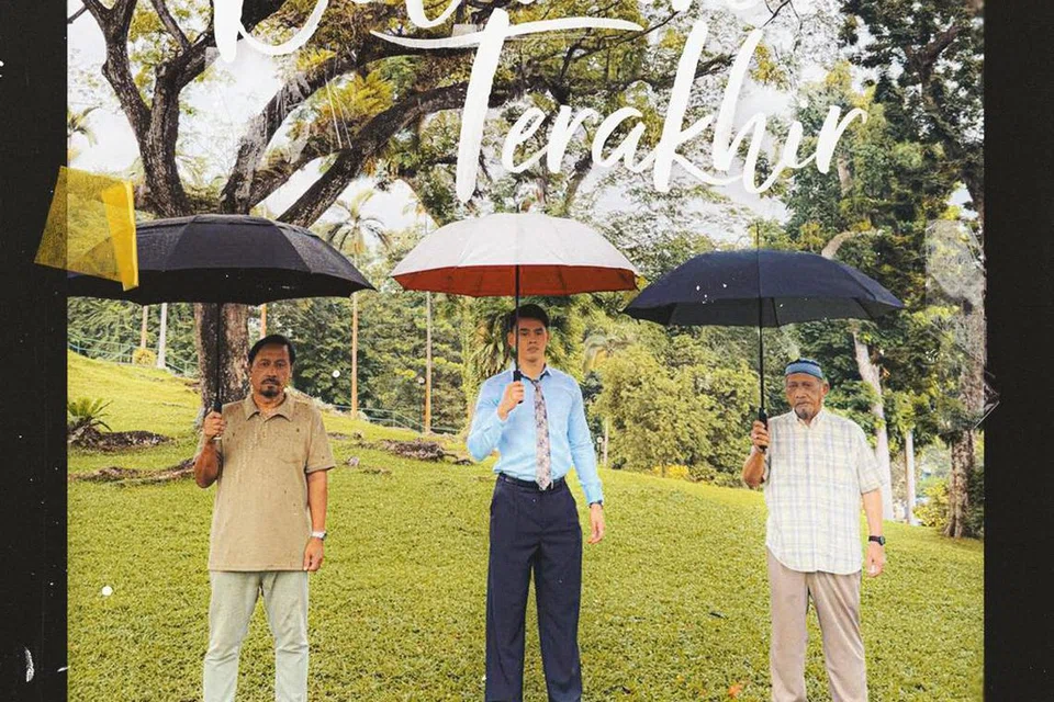 Poster ‘Belaian Terakhir’, sebuah paparan tiga orang bapa dan ikatan kasih keluarga.