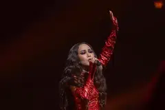 Kayda Aziz, atau nama sebenarnya, Wan Nur Khaleeda Roslan, sentiasa dipesan ibunya, Datuk Sheila Majid, agar bekerja keras membina nama sendiri dalam industri hiburan. 