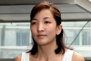 Ai Takagi dituduh berkaitan artikel yang dikatakan menggalak niat jahat dan permusuhan antara kaum dan golongan berlainan di Singapura.