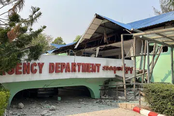 Kerosakan pada sebahagian jabatan kecemasan sebuah hospital di Naypyidaw pada 28 Mac 2025, susulan gempa bumi yang melanda tengah Myanmar. Gempa kuat yang berlaku pada 28 Mac turut dirasai di negara jiran, Thailand, menyebabkan sebuah hospital utama di ibu negara Myanmar bertukar menjadi “zon kecemasan besar-besaran” dan puluhan pekerja terperangkap di bangunan pencakar langit yang masih dalam pembinaan di Bangkok.