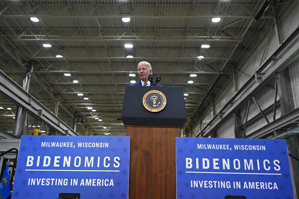 EKONOMI TUMPUAN UTAMA: Presiden Amerika Syarikat, Encik Joe Biden, menyentuh dasar ekonominya, atau ‘Bidenomics’, ketika berucap di Milwaukee, Wisconsin, pada Selasa.