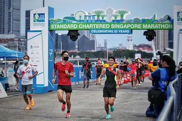 ACARA SUKAN: Dalam usaha memulakan acara penyertaan besar-besaran, agensi kebangsaan Sport Singapore (SportSG) akan membuka geran untuk membiayai acara dan festival sedemikian dalam usaha memudahkan pengenalan semula acara tersebut dengan selamat. - Foto fail 