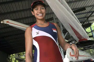 UKIR SEJARAH: Saiyidah Aisyah mencatat sejarah sebagai pendayung pertama dari Singapura beraksi di Sukan Olimpik. - Foto fail