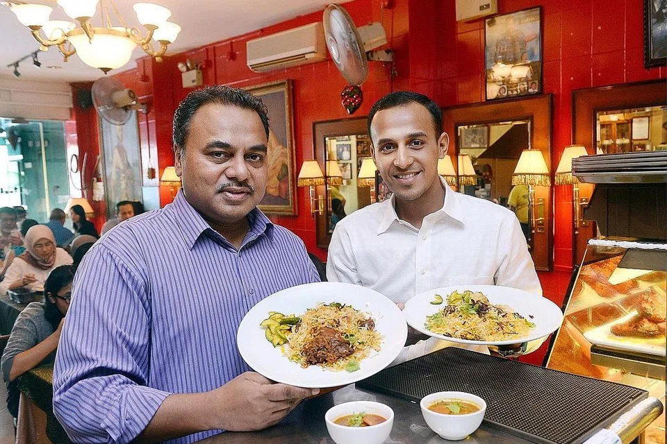 "Selepas Covid-19, kami menerima ramai pelanggan tetapi restoran kami di North Bridge Road tidak boleh menampung bilangan tambahan itu. Ia juga tidak boleh menerima tempahan awal dari pelanggan. Dengan restoran kedua ini, kami boleh menyediakan ruang lebih selesa serta membolehkan pelanggan mengadakan majlis perkahwinan di tingkat dua restoran itu.'' - Encik Kalilnoor Rahaman Abdul Wahab (kanan)