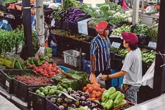 Harga sayur-sayuran dijangka meningkat tiga kali ganda pada November dan Disember 2024, susulan fasa Monsun Timur Laut yang berpotensi mengakibatkan hujan lebat dan banjir di beberapa kawasan serata Malaysia.