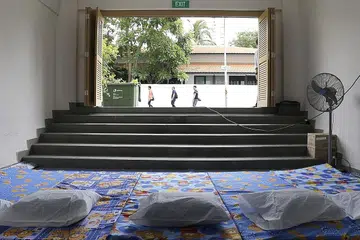 GOLONGAN GELANDANGAN: Masjid Sultan menyasarkan memulakan inisiatif menyediakan tempat tidur sementara kepada golongan gelandangan bermula awal tahun depan. - Foto BH oleh AZMI ATHNI
