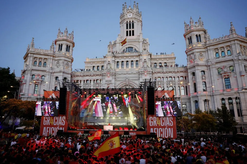 Situasi di Dataran Cibeles menyaksikan penyokong Sepanyol meraikan kemenangan di kejuaraan Euro 2024 Sepanyol.