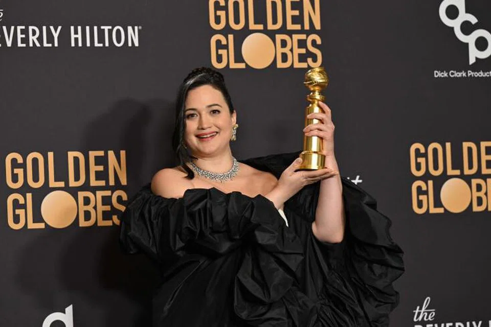 LILY GLADSTONE: Penerima keturunan ‘Red Indian’ (orang asli) pertama yang menjulang piala Pelakon Wanita Terbaik bagi filem ‘Killers of the Flower Moon’.