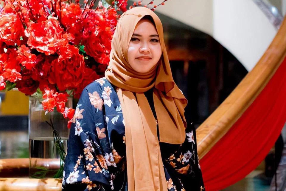 MENDERMA DENGAN IKHLAS: Cik Erni Sharida Sia Jingsiew, 23 tahun, tidak pernah terfikir bahawa satu hari nanti sumsum tulang yang didermakannya tiga tahun lalu dapat dimanfaatkan oleh seorang pesakit. Namun, dua tahun lalu padanan bagi sumsum tulangnya ditemui. - Foto BH oleh NUR DIYANA TAHA