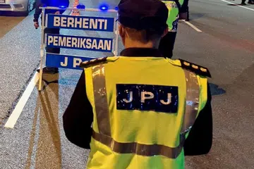 Jabatan Pengangkutan Jalan (JPJ) menjalankan Operasi Khas ‘Gempur Teknikal’ untuk mengesan kenderaan berat dan perdagangan yang melanggar peraturan dan boleh membahayakan keselamatan pengguna jalan raya yang lain.