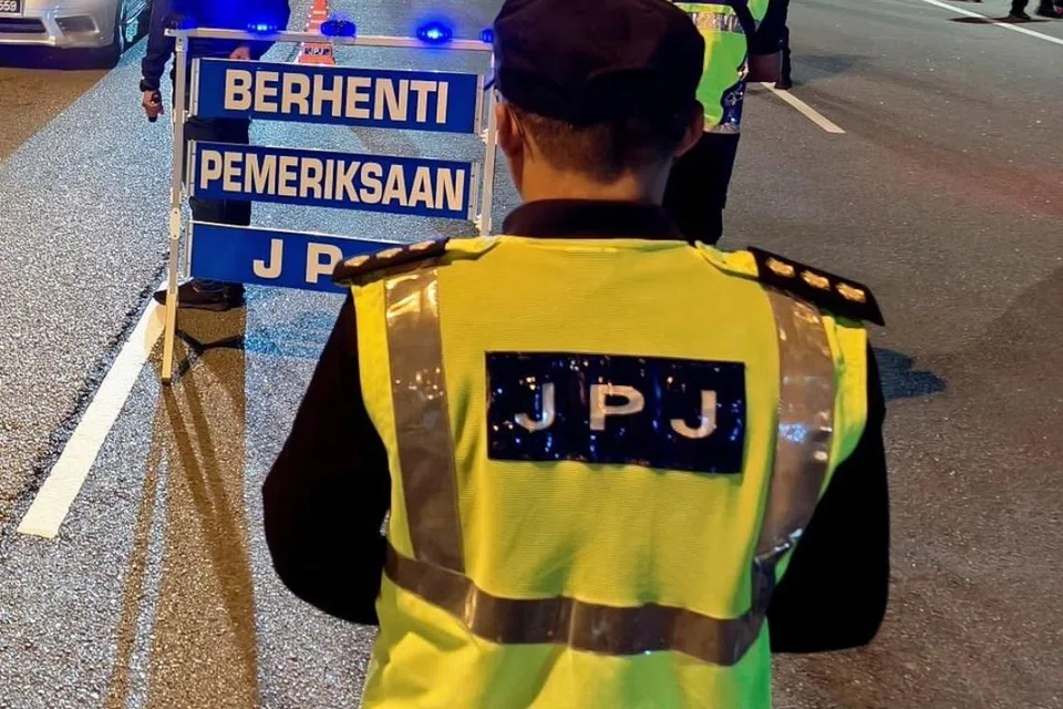 Jabatan Pengangkutan Jalan (JPJ) menjalankan Operasi Khas ‘Gempur Teknikal’ untuk mengesan kenderaan berat dan perdagangan yang melanggar peraturan dan boleh membahayakan keselamatan pengguna jalan raya yang lain.