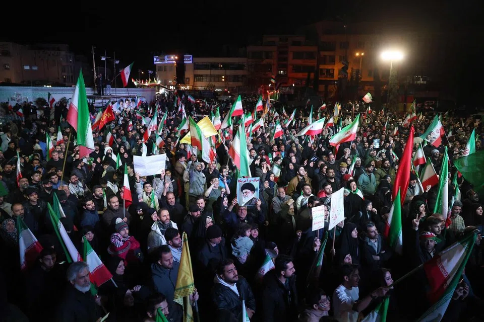 Iran, buka Selat Hormuz, Timur Tengah