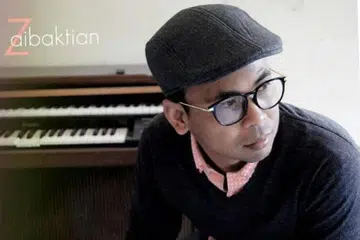 TITIK BERATKAN KERJASAMA: Zaibaktian yang sudah lebih sedekad mewarnai persada seni setempat, lebih tekankan kerjasama dengan bakat muda daripada bersaing dengan mereka. - Foto ihsan ZAIBAKTIAN 