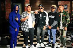 ‘16 Baris’ merupakan rancangan realiti yang diilhamkan Joe Flizzow (tiga dari kiri) untuk mencari bakat hip hop baru dari Malaysia, Singapura dan Indonesia. Rancangan ini cukup terkenal sehingga wujud program serupa di New Zealand, Australia dan Thailand.