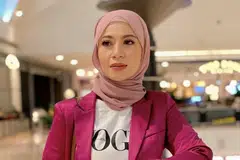 Penyanyi Malaysia, Syura Badron, 39 tahun, kini dirawat di Unit Rawatan Separa Rapi (HDU) sebuah hospital swasta selepas disahkan mengalami jangkitan kuman dalam darah sejak petang 25 Oktober.