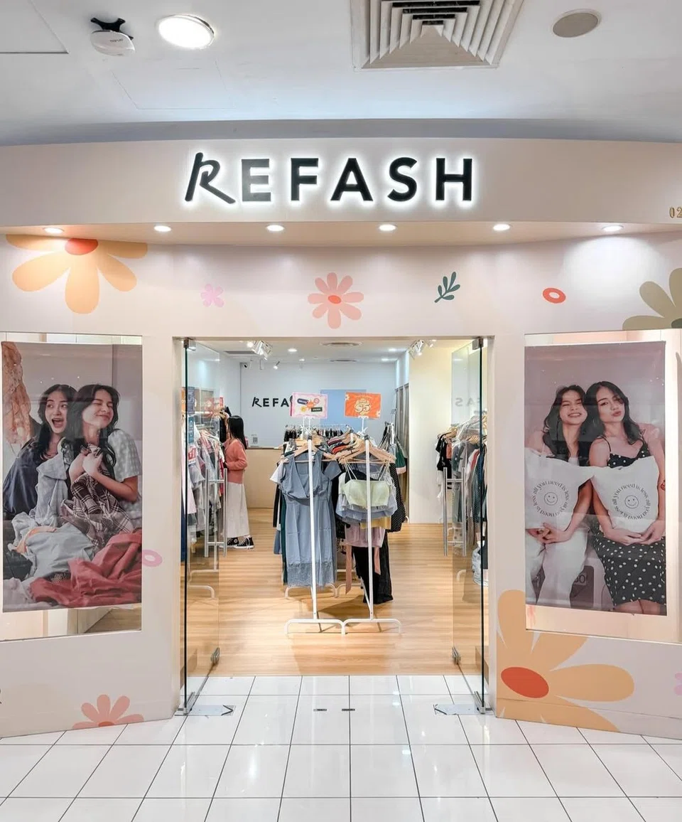 Syarikat Refash mempunyai 15 cawangan di Singapura dengan kebanyakannya terletak di dalam pusat beli-belah. 