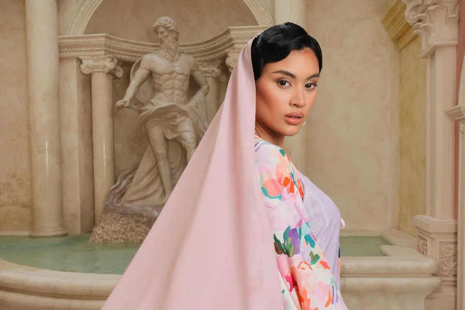 Simply Rays, busana, sedondon