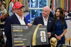 Badan pentadbir bola sepak Eropah, Kesatuan Persatuan Bola Sepak Eropah (Uefa), pulaukan semua kejohanan Persekutuan Bola Sepak Antarabangsa (Fifa), pegangan dalam Piala Dunia