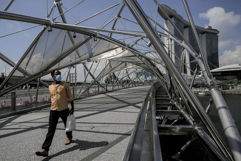 Kes baru yang disahkan termasuk lima kes masyarakat, yang terdiri daripada dua warga Singapura atau penduduk tetap dan tiga pemegang pas kerja. 