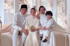 SAAT BAHAGIA BERAKHIR: Noor Nabila Mohd Noor dan Engku Emran Engku Zainal Abidin, bersama anak masing-masing, Engku Aleesya Engku Emran dan Jebat Jayden, semasa berkahwin pada 2021.