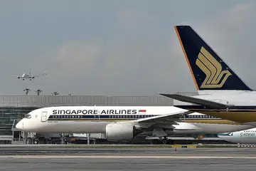 KENDALI LEBIH RAMAI PENUMPANG: Lapangan Terbang Antarabangsa Changi mengendalikan 65.6 juta penumpang tahun lalu, meningkat 5.5 peratus berbanding 2017. - Foto fail
