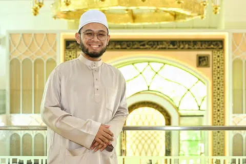 Ustaz Abdul Rashid Suhaimi berkongsi ‘Akademi Imam/Bilal’ melatih imam muda tentang tajwid, fiqah solat dan juga persediaan memberi perkhidmatan seperti tahlil dan doa selamat.