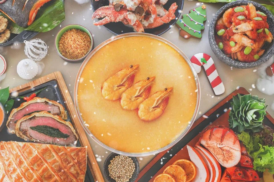 Hidangan ‘hotpot’ di M Hotel Singapore baru.