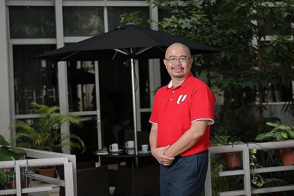 TIDAK KESAL SUARAKAN PENDAPAT: Kini, selepas lebih tiga bulan Encik Zainal tidak lagi bergelar AP dan mempunyai lebih banyak masa untuk mengimbas kembali pengalamannya, Encik Zainal berkata beliau tidak pernah kesali perbuatannya untuk menyuarakan pendapat. - Foto BH oleh ONG WEE JIN