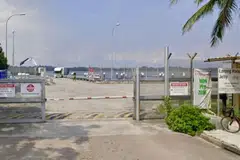 Jeti sedia ada di Lorong Halus, yang kini digunakan untuk keperluan ternakan ikan di Pasir Ris dan Selat Johor Timur, akan diganti sebagai sebahagian daripada kerja-kerja penambakan Lorong Halus.