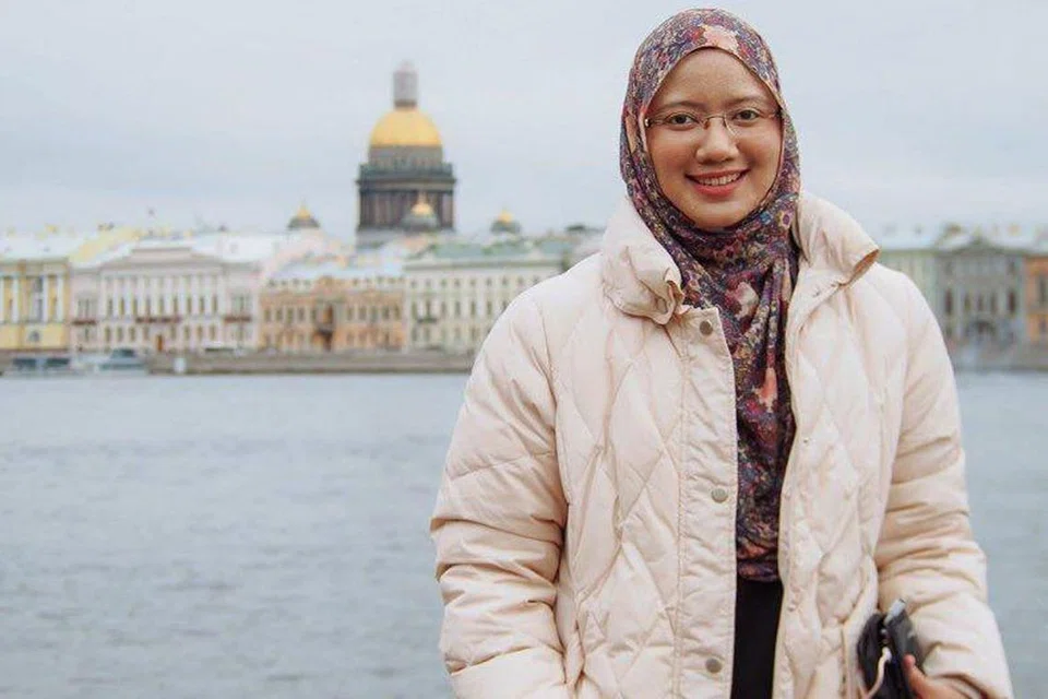 PENGALAMAN MEMBUKA MATA: Cik Amalina berkongsi pengalaman menyertai program di Russia. - Foto ihsan AMALINA ABDUL NASIR