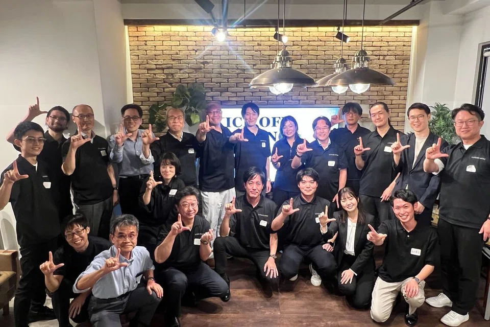 Anggota pasukan Lifescapes yang telah terlibat dalam pembangunan teknologi Brain Computer Interface (BCI) yang membantu pesakit lumpuh akibat angin ahmar atau kecederaan saraf tunjang.