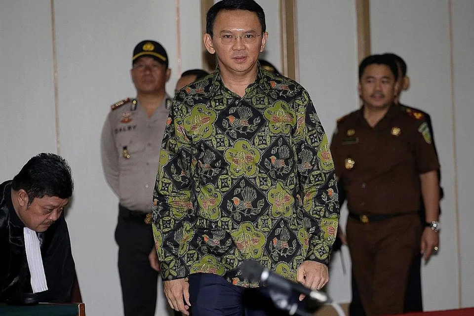  BASUKI TJAHAJA PURNAMA ATAU AHOK