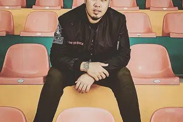 'HILANG' DALAM EMOSI: Dalam mencari dirinya semula selepas perpisahan dengan bekas isteri, penyanyi Kai Nizam bertemu pula seorang wanita yang memberinya semangat tetapi hanya sebatas selesa bergelar teman, sesuatu yang mencetus ilham bagi lagu baru Hilang. - Foto ihsan KAI NIZAM