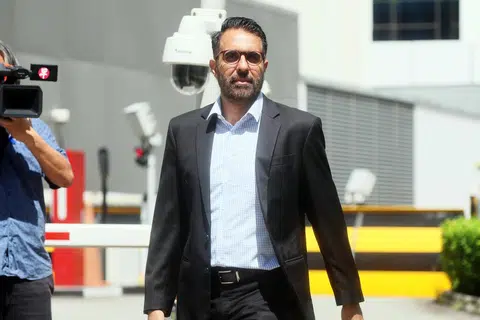 Ketua Pembangkang dan Parti Pekerja (WP), Encik Pritam Singh di Mahkamah Negara pada 19 Mac apabila beliau didakwa atas dua pertuduhan berbohong kepada jawatankuasa Parlimen melibatkan kontroversi bekas Anggota Parlimen partinya, Cik Raeesah Khan.