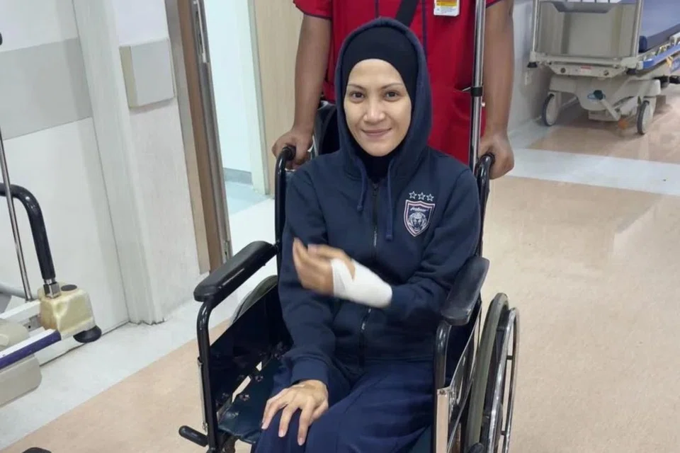 Pelakon Malaysia, Sherry Ibrahim selamat jalani pembedahan membuang ‘ganglion cyst’ (bengkak berisi cecair) yang tumbuh di bahagian pergelangan tangan kirinya.