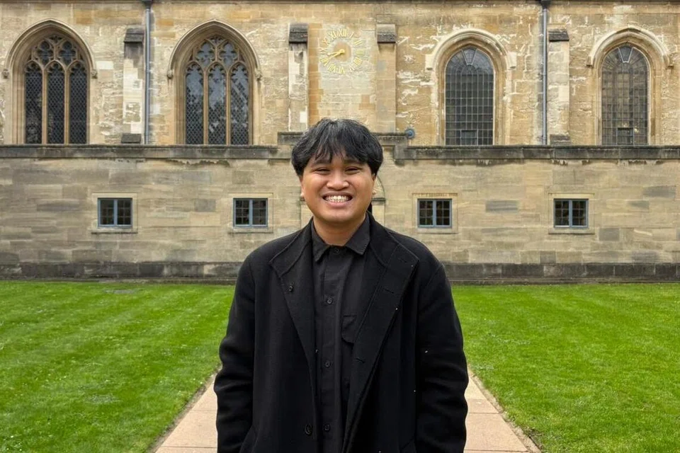 Penerima Anugerah Cemerlang Mendaki dan Anugerah Gemilang Mendaki, Encik Salifian Sulaiman, kini mengikuti pengajian ijazah Doktor Falsafah (PhD) dalam jurusan Kajian Antropologi dan Penghijrahan di Universiti Oxford di Britain.