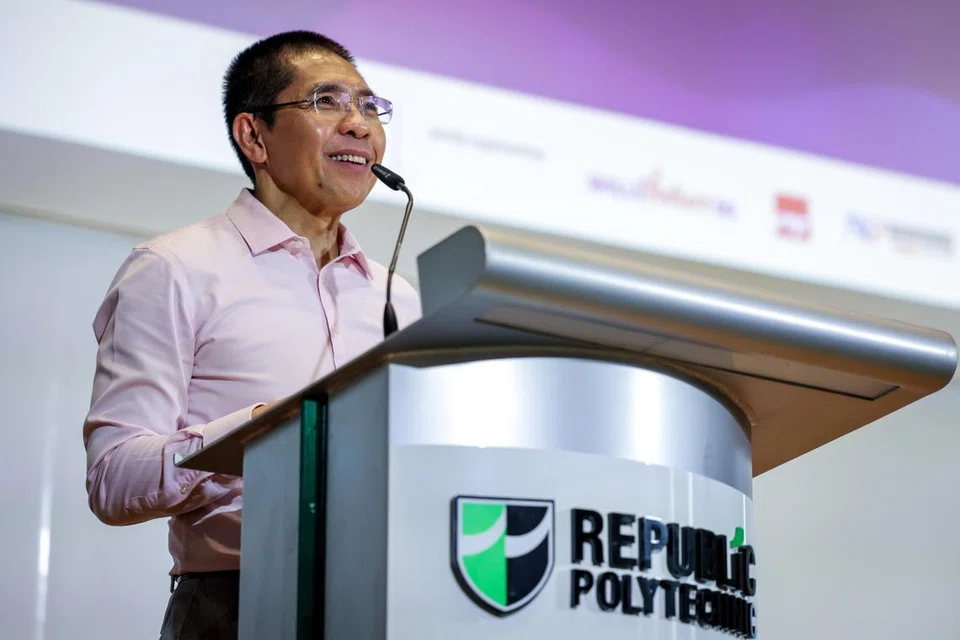 Menteri di Pejabat Perdana Menteri yang juga Menteri Kedua (Pendidikan merangkap Ehwal Luar), Dr Mohamad Maliki Osman, semasa berucap dalam pelancaran Pameran Bekerja Sambil Belajar SkillsFuture pada 17 Julai di Politeknik Republic.