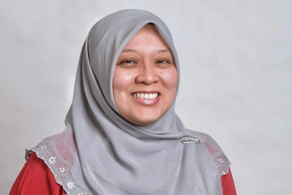 Dr Intan Azura Mokhtar