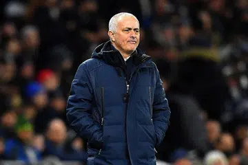 GELUT KECEDERAAN: Mourinho berkata Tottenham kini dalam kesusuhan tanpa pemain utama yang dibelenggu kecederaan untuk beraksi dalam baki perlawanan musim ini. - Foto REUTERS