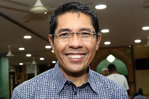 "Dengan rasa saling percaya yang mendalam, semua rakyat Singapura dapat bersatu untuk melindungi keharmonian yang kita hargai. Bak kata pepatah Melayu - bersatu kita teguh, bercerai kita roboh. Inilah intipati pertahanan sosial and psikologi." - Menteri Negara Kanan (Pertahanan merangkap Ehwal Luar), Dr Mohamad Maliki Osman.