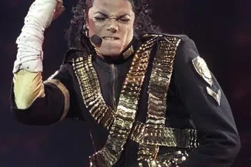 MICHAEL JACKSON AVENUE: Selepas 50 tahun sejak Raja Pop, Michael Jackson menganggotai kumpulan The Jackson 5, sebahagian jalan di Detroit bakal memberi penghargaan kepada Michael. - Foto REUTERS
