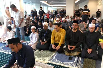 solat Jumaat, surau, pusat beli-belah, Malaysia
